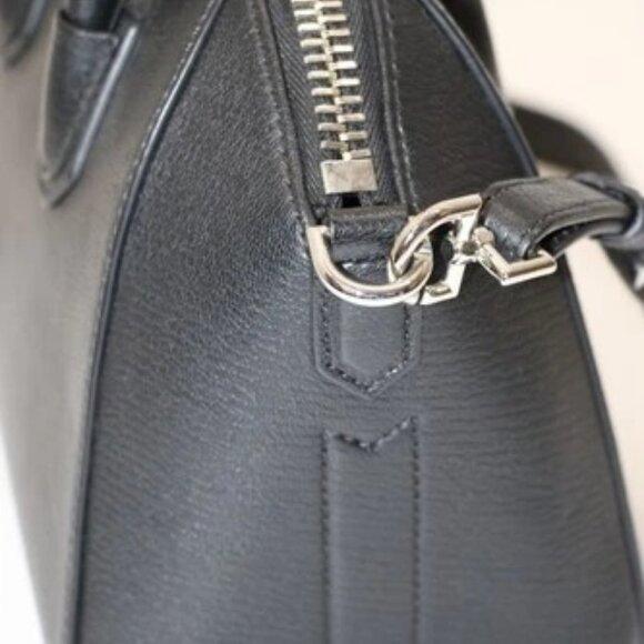Givenchy Antigona Leather Shoulder Bag - Black - Picture 9 of 14